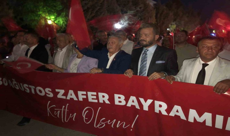 30 Ağustos Zafer Mahallesinde ‘Zafer Bayramı coşkuyla kutlandı