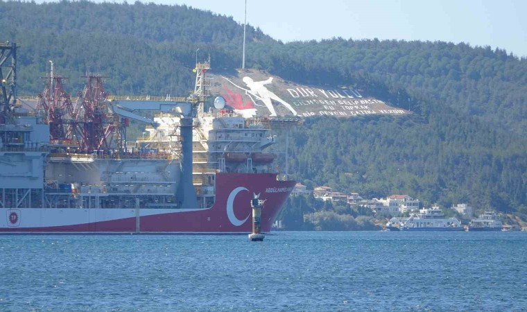 Abdülhamid Han sondaj gemisi Çanakkale Boğazında geçti