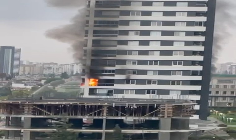 Adanada lüks apartmanda çıkan yangın korkuttu