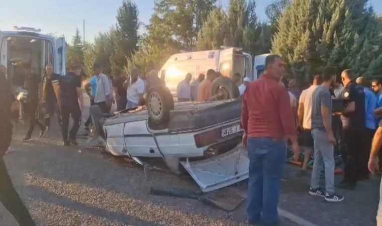 Adıyamanda otomobil takla attı: 2 yaralı