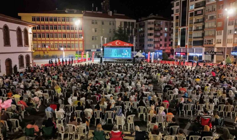 Afyonkarahisarda Aybüke: öğretmen oldum ben filmine büyük ilgi