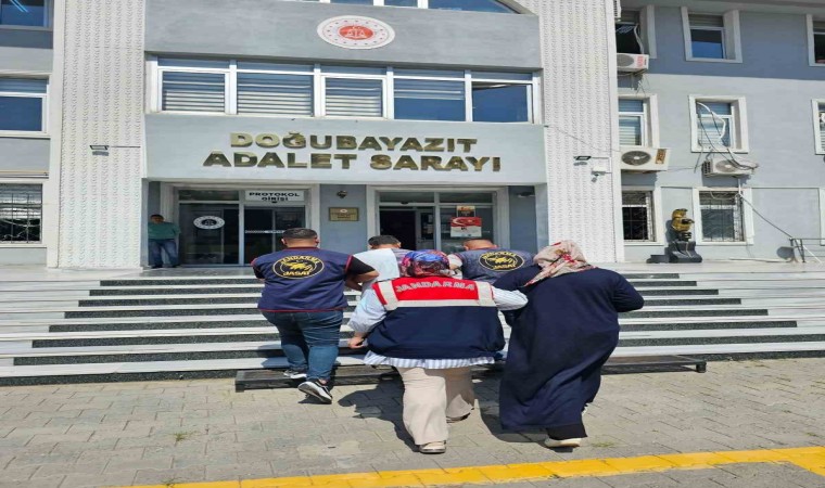 Ağrıda iki firari yakalandı