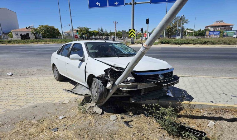 Aksarayda otomobil ile motosiklet çarpıştı: 1 ağır yaralı