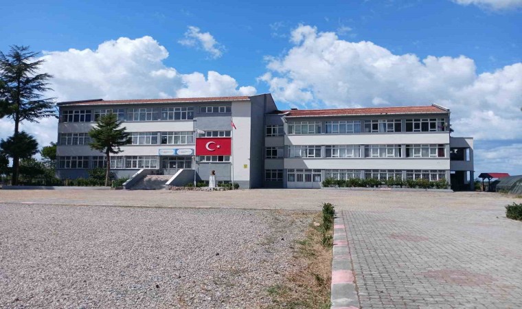 Alaçamda ilkokul ve ortaokul öğrencileri birbirinden ayrılıyor