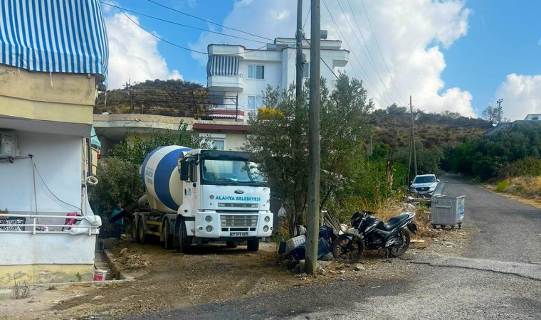 Alanya Belediyesinden engelli vatandaşa özel yol