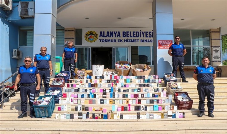 Alanyada binlerce sahte parfüm imha edildi