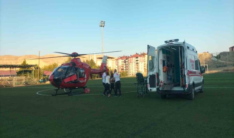 Ambulans helikopter kalp krizi geçiren hasta için havalandı