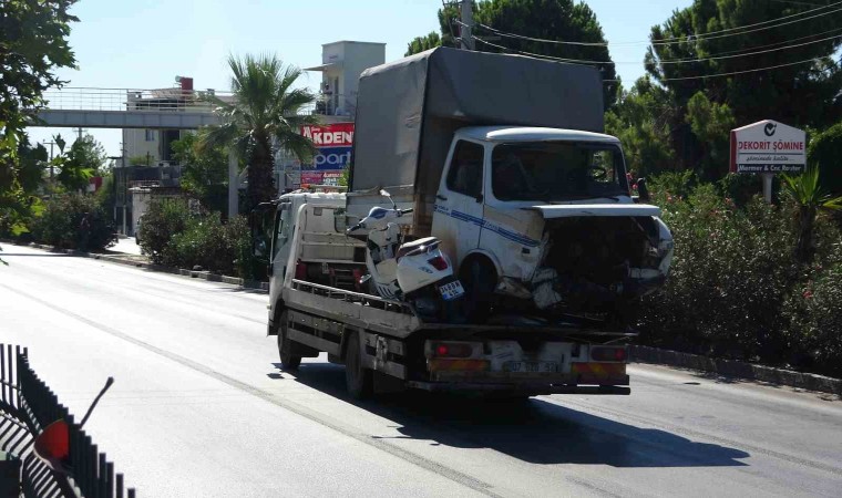 Antalyada ortalık savaş alanına döndü: 7 araç birbirine girdi, 6 kişi yaralandı