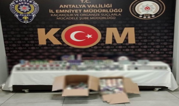 Antalyanın 4 ilçesinde kaçakçılık operasyonu: Çok sayıda ürün ele geçirildi