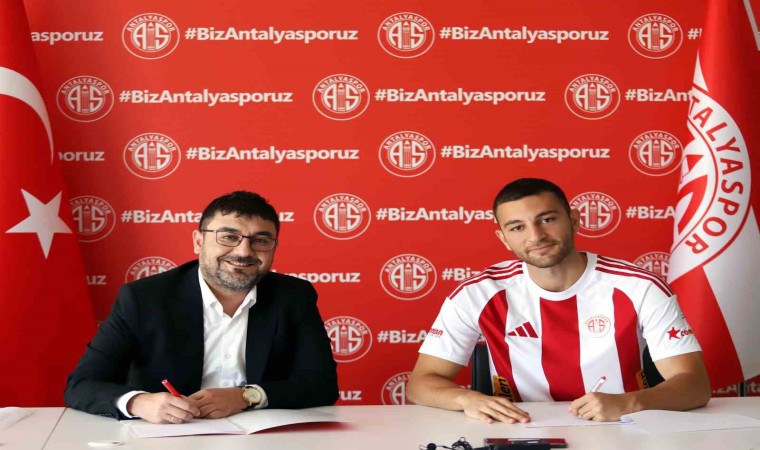 Antalyasporun 7. transferi Emrecan Uzunhan imzayı attı