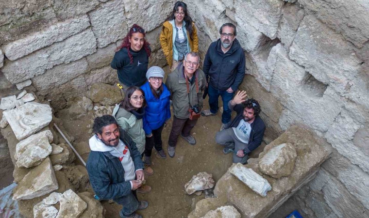 Bakan Ersoy duyurdu: Sahne restorasyonu çalışmalarında Hellenistik Döneme ait Skylla Grubu heykelleri keşfedildi