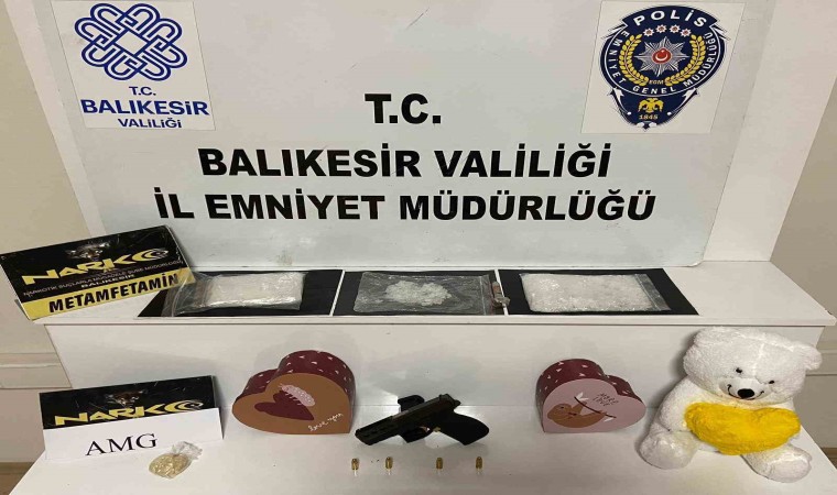 Balıkesirde uyuşturucu operasyonu: 422 gram metamfetamin ele geçirildi