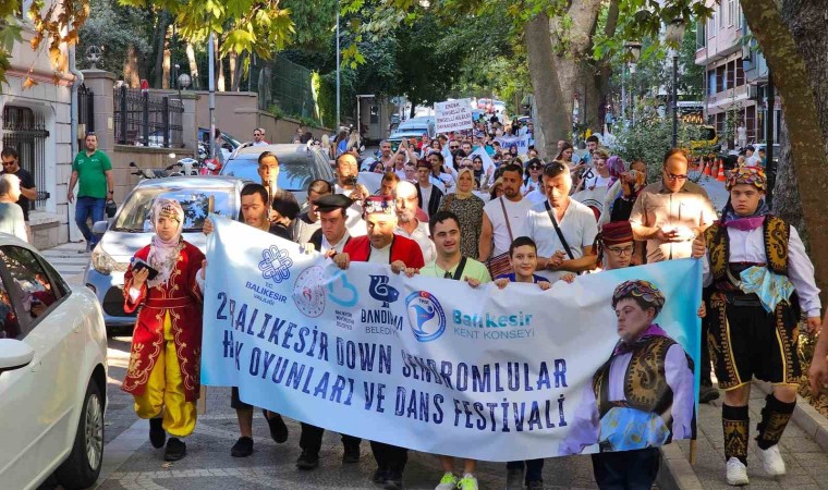 Bandırmada Down Sendromlular için renkli festival kortej yürüyüşü ile başladı