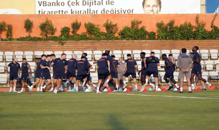 Başakşehir, St. Patricks Athletic maçı hazırlıklarını tamamladı