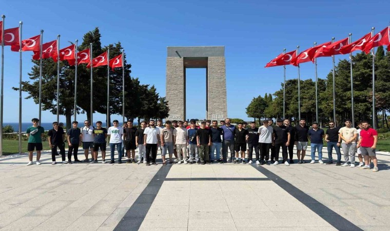 Batmanlı gençler Çanakkaleyi gezdi