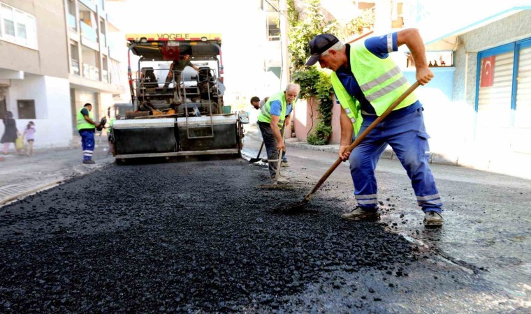 Bayraklıda yollar yenileniyor