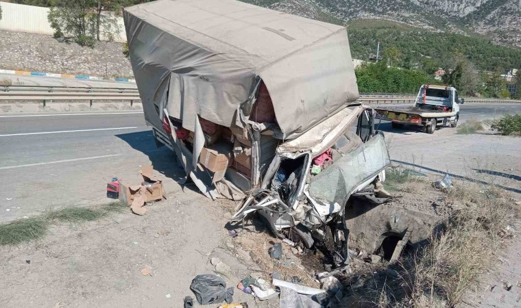 Bilecikte meydana gelen trafik kazasında 1i ağır 2 kişi yaralandı