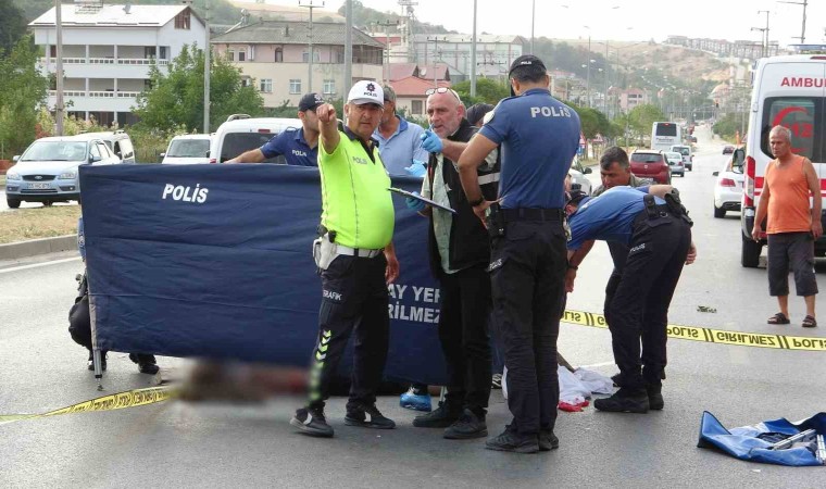 Bisikletle yolun karşısına geçerken otomobilin çarptığı kadın hayatını kaybetti