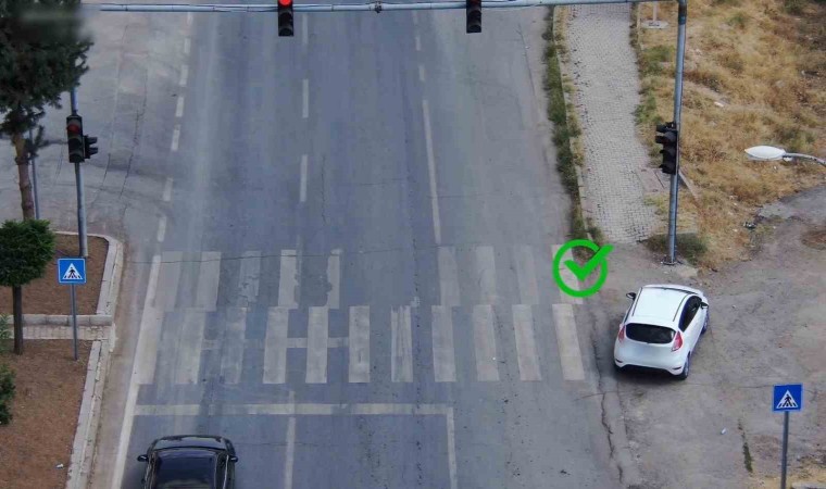 Bitliste dron ile trafik denetimi yapıldı