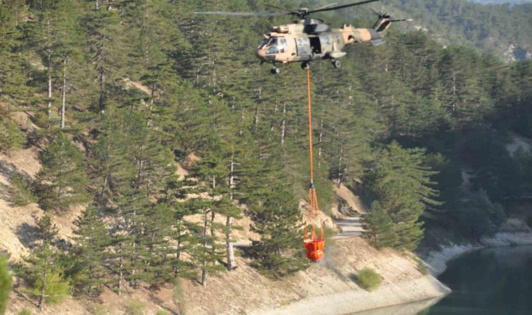 Boludaki yangına havadan 775 ton su atıldı