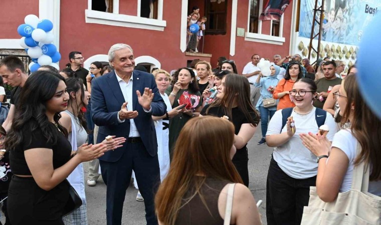 Bozüyükte çocuklar 3üncü Geleneksel Sanatevi Panayırında çok eğlendi