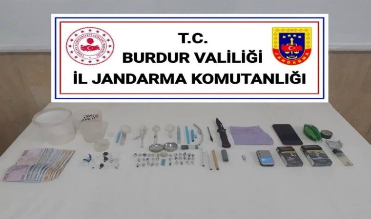 Burdurda kaçakçılık operasyonlarında çok sayıda malzeme ele geçirildi