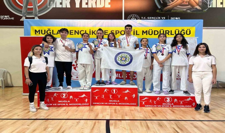 Büyükşehir Belediyesi Sporcularından Tekvando Şampiyonalarında büyük başarı