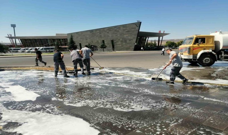 Büyükşehirden Şehirlerarası Otobüs Terminalinde kapsamlı temizlik