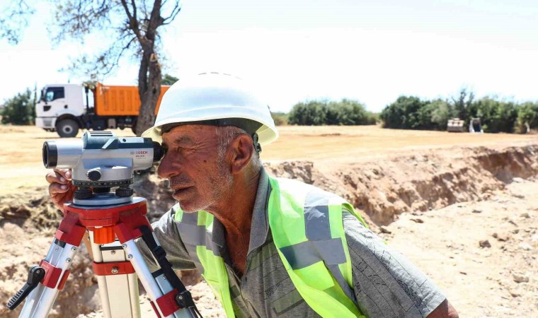 Büyükşehirin 350 milyon TL bütçeli 76 kilometrelik kanalizasyon şebeke hattı çalışması sürüyor