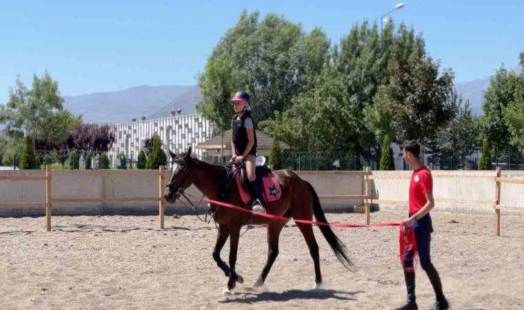 Büyükşehirin binicilik eğitimlerinde yeni dönem kayıtları başladı