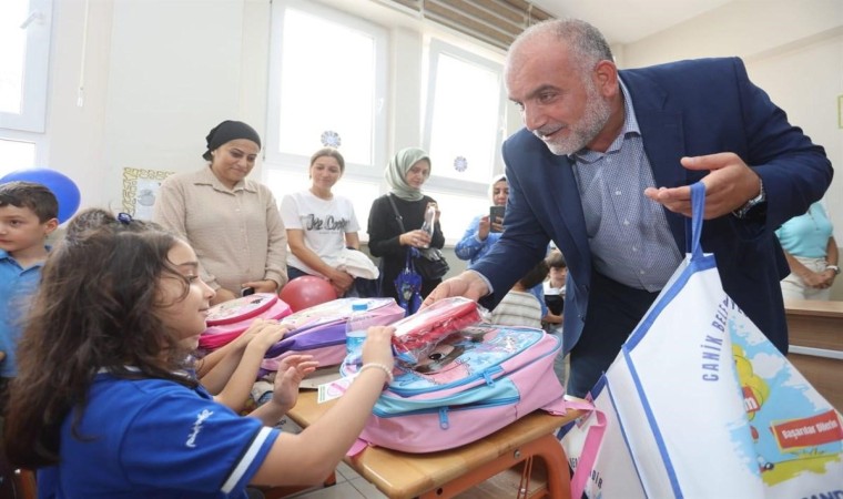 Canikte tüm birinci sınıflara çanta ve kırtasiye seti hediye edilecek