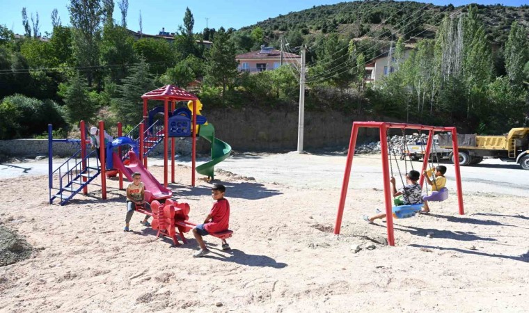 Çektikleri video ile köylerine oyun parkı isteyen çocukların isteği yerine geldi