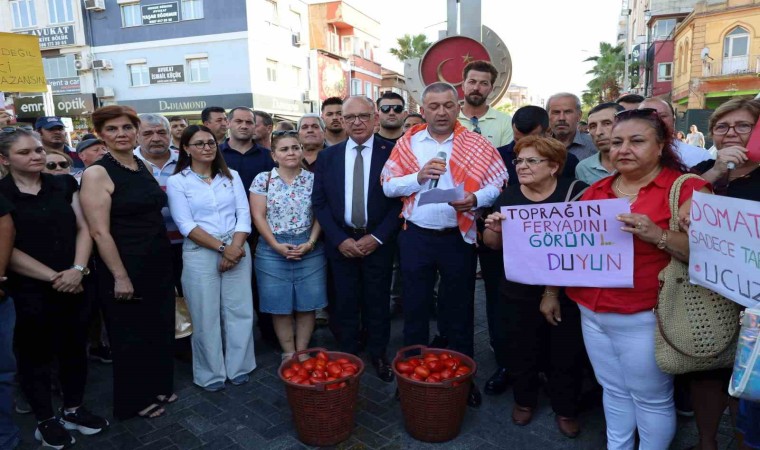 CHPli başkan domates eylemine katılmayan çiftçiye sitem etti