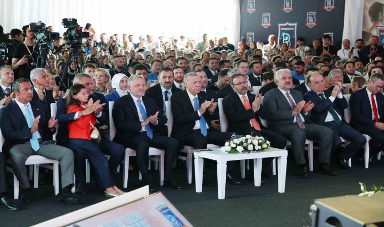 Cumhurbaşkanı Erdoğan: Hangi sebeple olursa olsun futbola husumetin, holiganlığın, kavganın, ideolojinin girmesi, her şeyden önce sporun ruhuna zarar verir