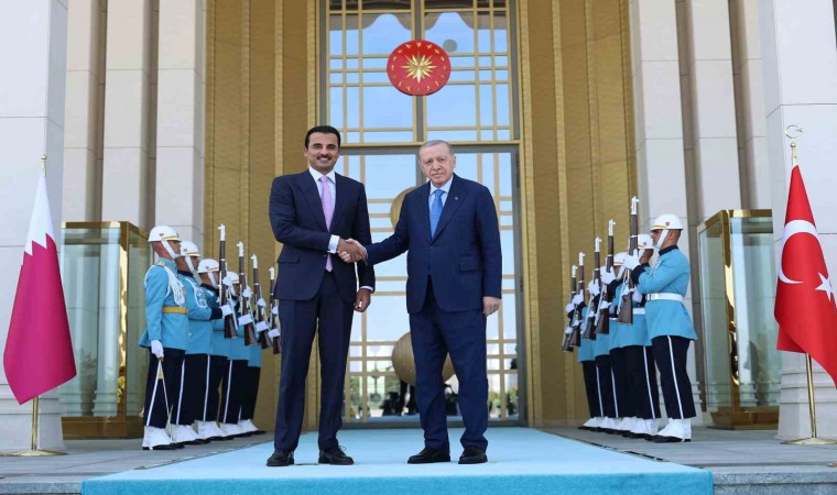 Cumhurbaşkanı Erdoğan, Katar Emiri Şeyh Temim Bin Hamed Al Sani ile Cumhurbaşkanlığı Külliyesinde bir araya geldi.