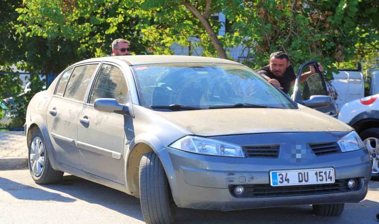 Denizlide tartıştığı kişinin arabasını aldı, Antalyaya getirip park etti