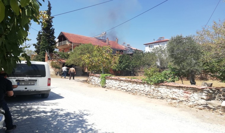 Depoda başlayan yangın eve ulaşamadan söndürüldü