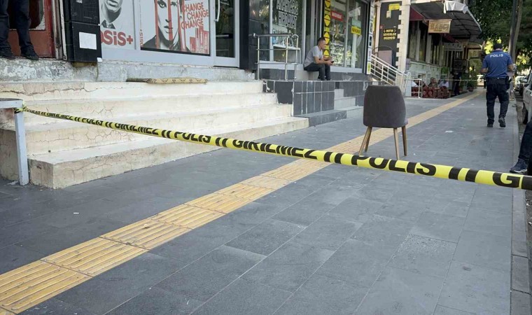 Diyarbakırda husumetli iki grup arasında silahlı kavga: 2 yaralı