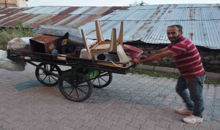 Diyarbakırdan Vartoya hurda toplamaya geldi