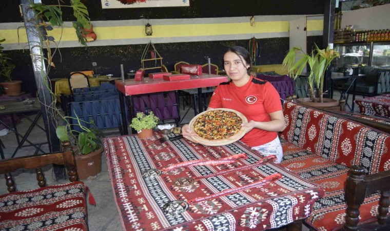 Diyarbakırlı milli bilek güreşçisinden yöresel malzemelerle Pirano pizza