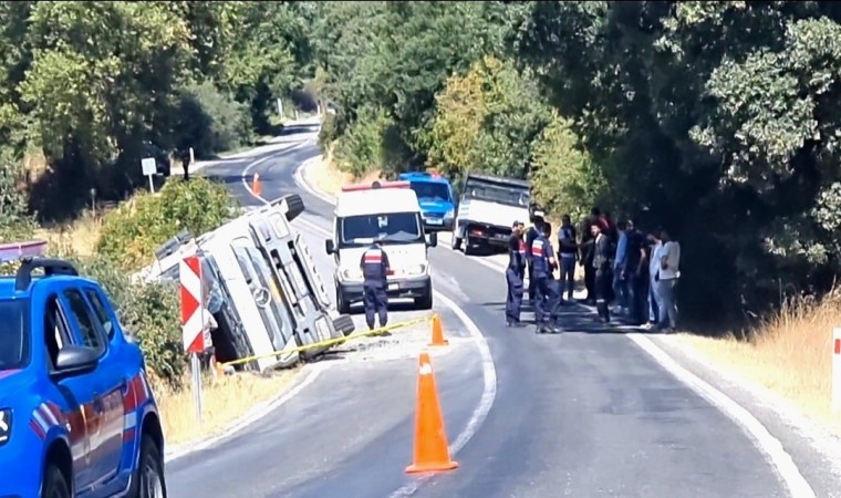 Domaniçte devrilen hafriyat kamyonunun sürücüsü hayatını kaybetti