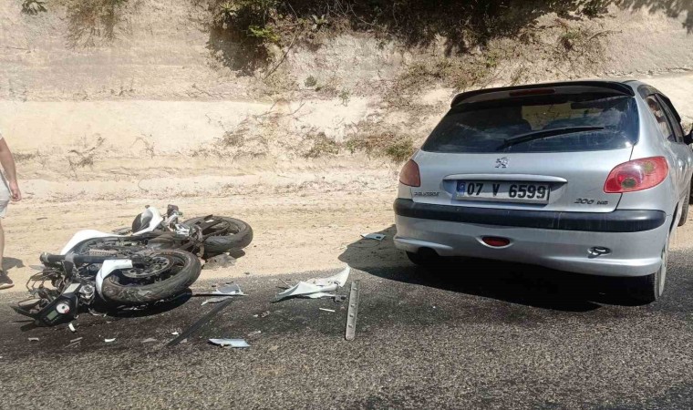 Domaniçte motosiklet ile otomobilin çarpışması sonucu 2 kişi yaralandı