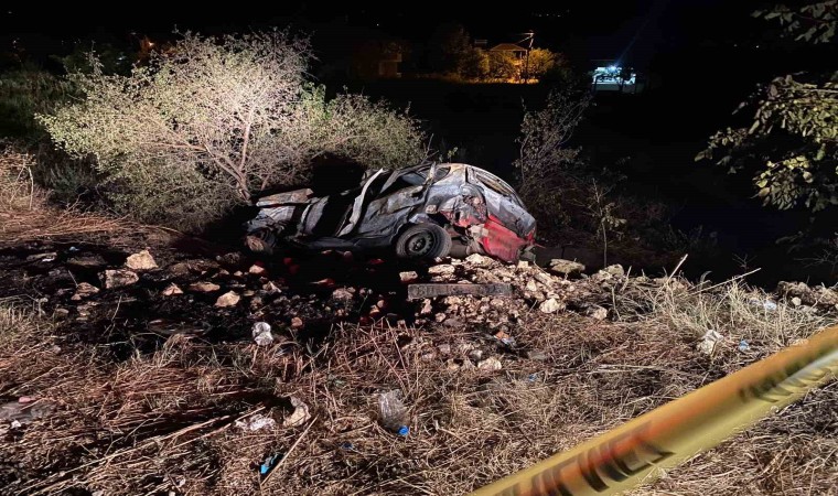 Erbaada feci kaza... Otobüsle otomobil çarpıştı: 2 ölü, 2si ağır 3 yaralı