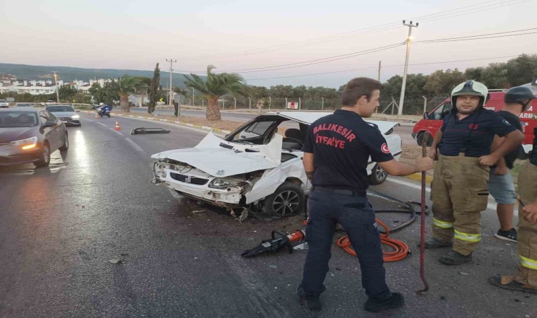 Erdekte trafik kazası: Takla atan araçtan sağ çıktılar