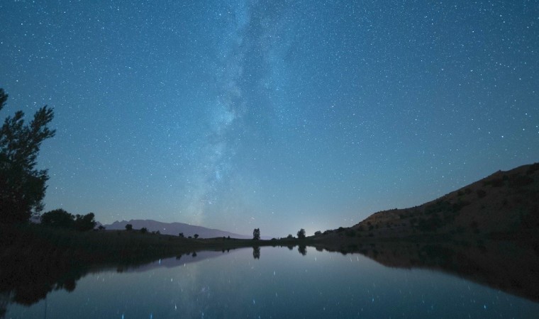 Erzincanda perseid meteor yağmuru eşsiz görüntüleri ortaya çıkardı