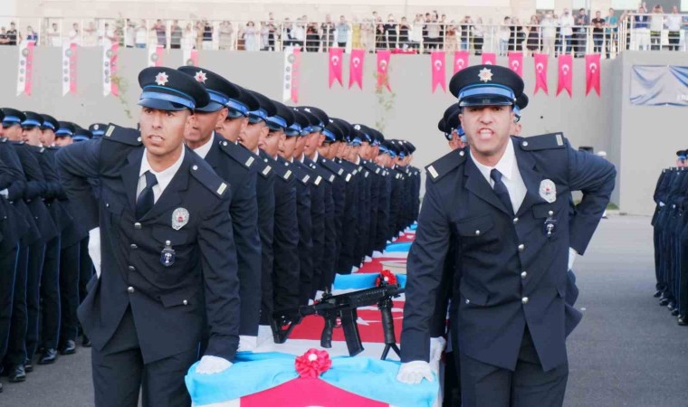 Erzurumda polis adaylarının mezuniyet heyecanı