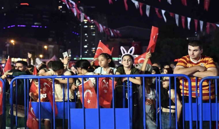 Esenyurt 2. Gençlik Festivali GençFestte dereceye giren sporcular ödüllerini aldı