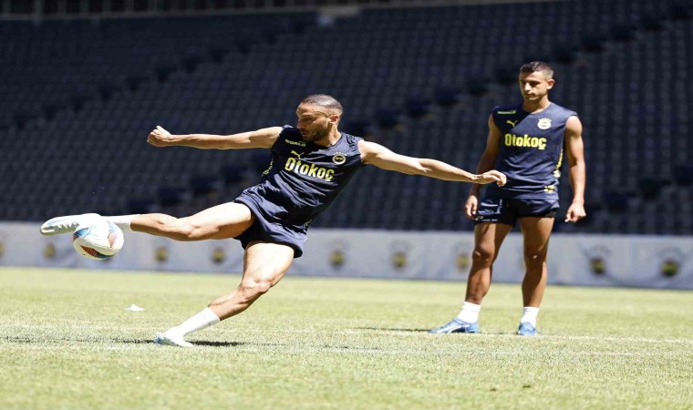 Fenerbahçe, Lille maçı hazırlıklarını Ülker Stadyumunda yaptığı antrenmanla sürdürdü