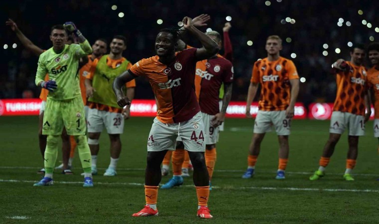 Galatasarayda sezonun ilk üçlüsü Batshuayiden