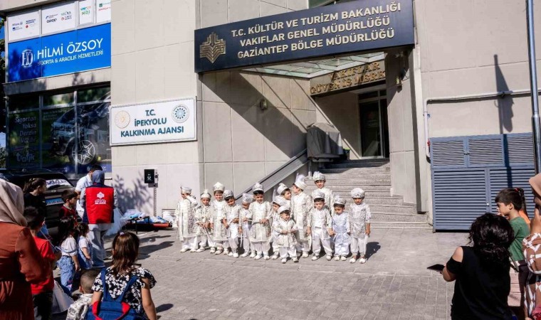 Gaziantep Vakıflar Bölge Müdürlüğü 20 çocuğu sünnet ettirdi